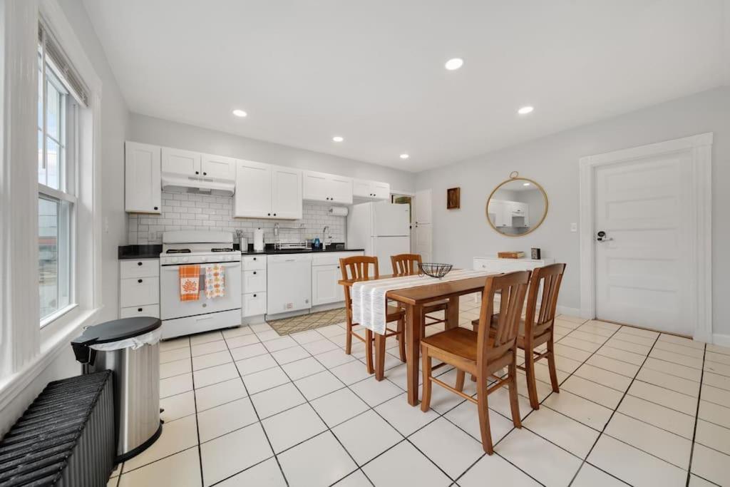בוסטון 5Br 2Bh Bright & Spacious Apt In Brighton חדר תמונה